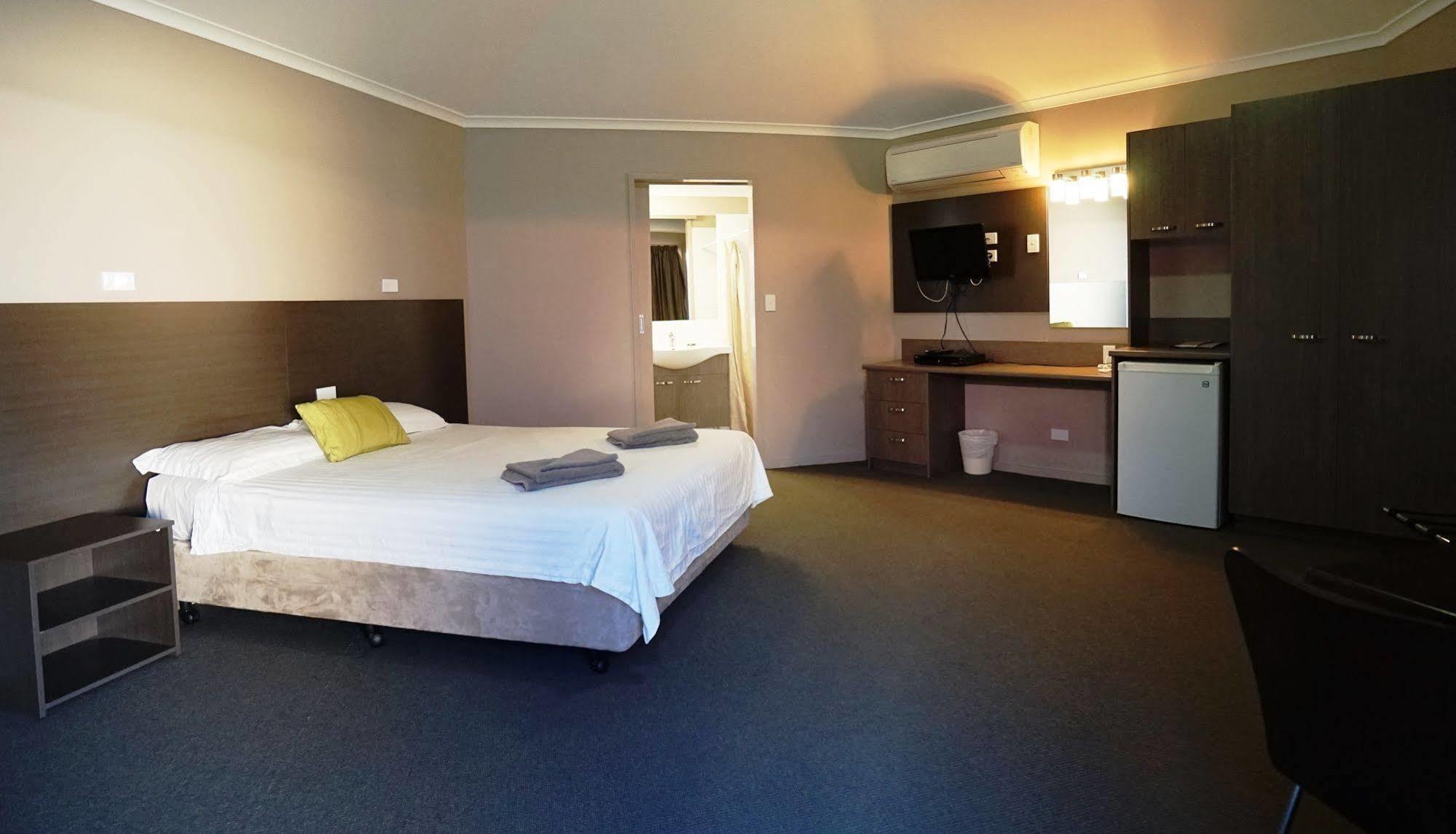 Bluestone Motor Inn Tennant Creek Esterno foto