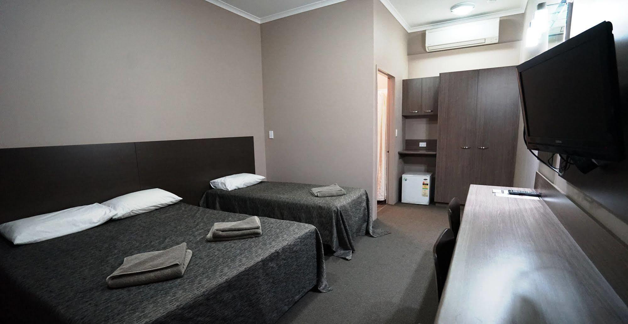 Bluestone Motor Inn Tennant Creek Esterno foto