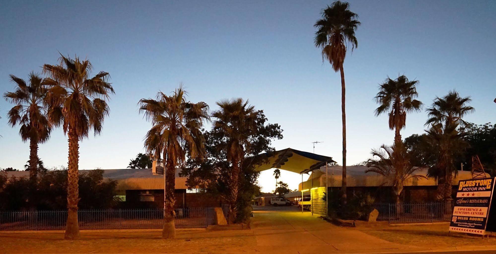 Bluestone Motor Inn Tennant Creek Esterno foto